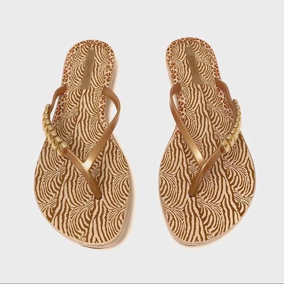 3/20$ Grendene Grendha gold beach flip flop sandals size 8 - Picture 2 of 6